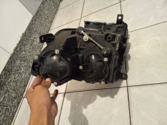 Farol esquerdo Cadillac Cts  - Foto 3