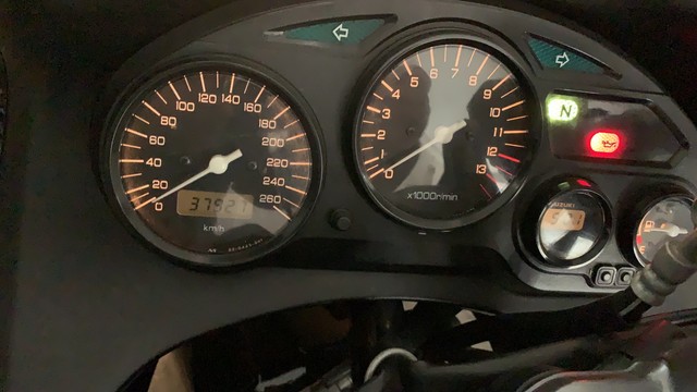 SUZUKI GSXF750