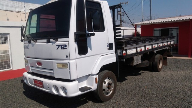 FORD CARGO 720 2010/2011