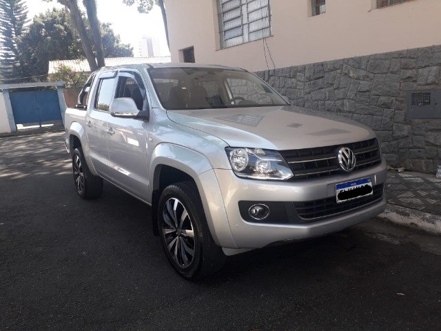 AMAROK HIGHLINE 2.0 AUTOMÁTICA 4X4 PRATA COM 90MIL KM