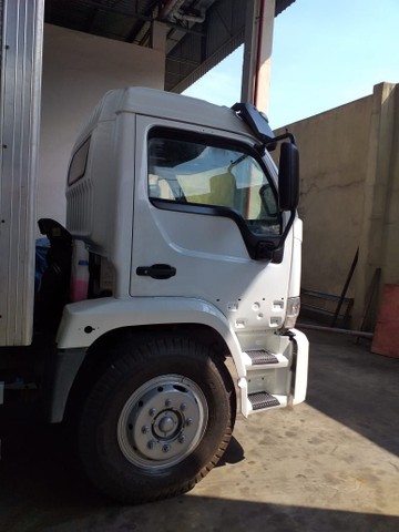 VENDO CAMINHÃO IVECO VERTIS 130V18 ANO 2011