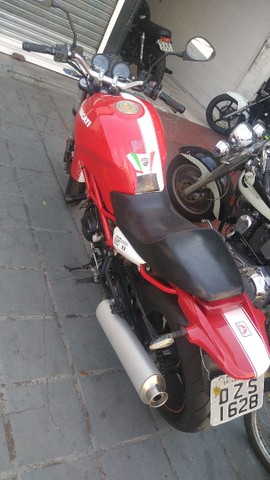 DUCATI MONSTER 695