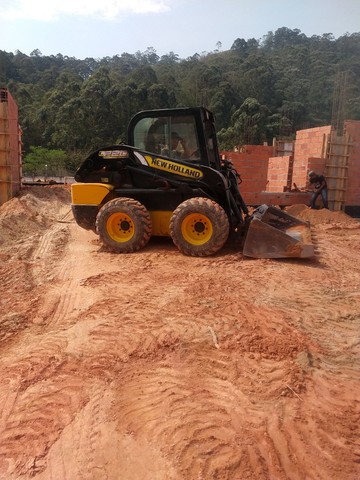 NEW HOLLAND L220 MOTOR NOVO 4 PNEU 0