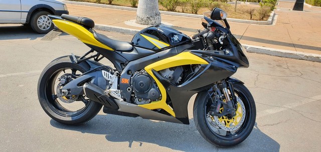 SUZUKI 750