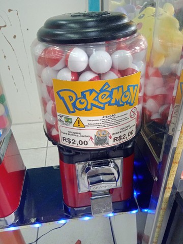 Máquina de cápsula pokémon vending machine