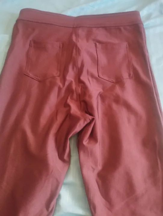Calça 3 zíper bordô  - Foto 2