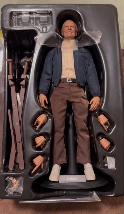Figura de ação Stan Lee - Hot Toys - Foto 6