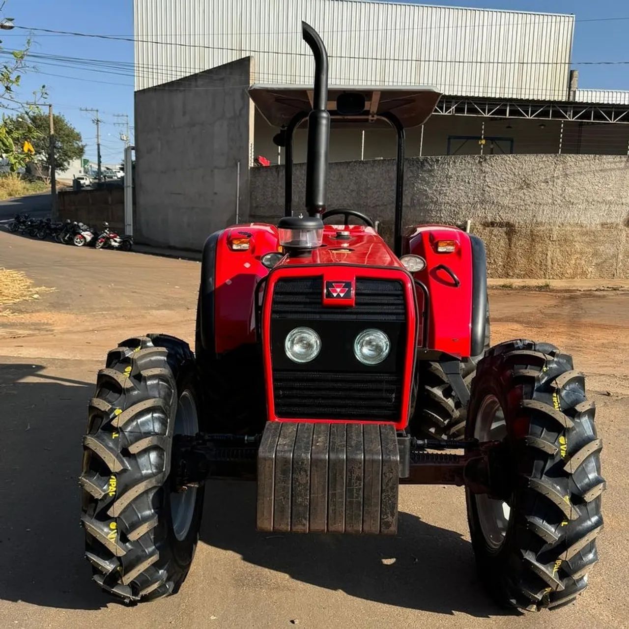 TRATOR MASSEY FERGUSON DISPONÍVEL 