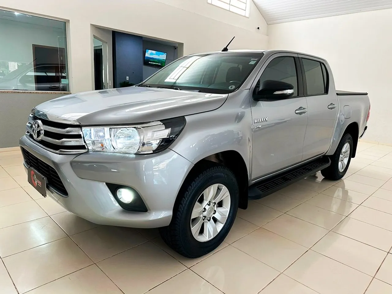 TOYOTA HILUX 2017 Usados e Novos