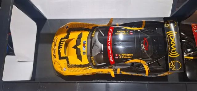miniatura chevrolet corvette c6r 1:18 autoart - Foto 3