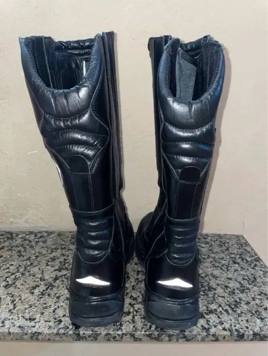 Botinas/Botas de Couro Masculinas Pretas - Foto 3