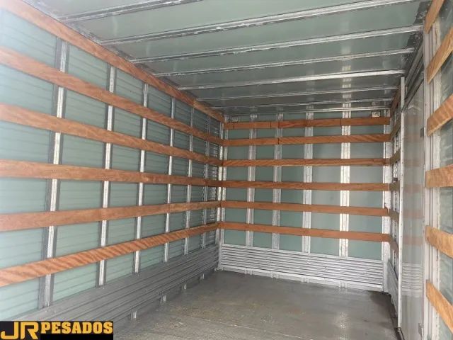 baú sobre chassi facchini ano 2015 seminovo 4.15m x 2.30m chapa xadrez - Foto 4