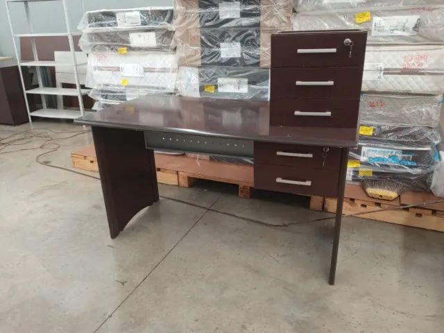mesa escritório  com gaveteiro