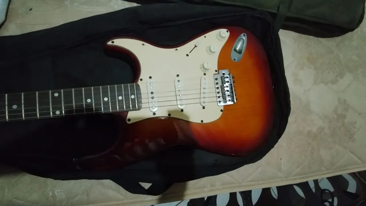 Guitarra Elétrica - Foto 3