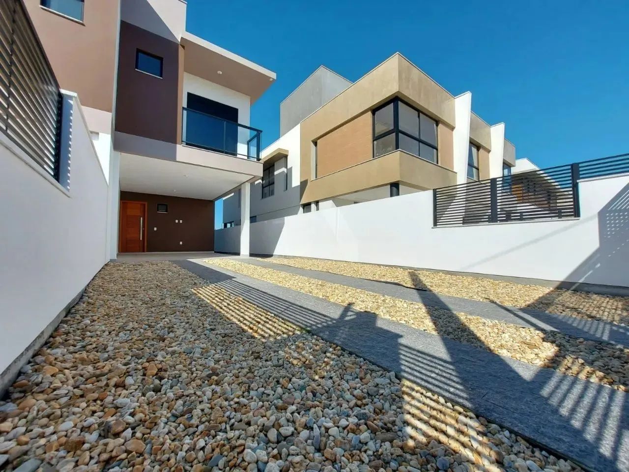 Casa com 3 quartos no bairro Campeche, Florianópolis. - Foto 2