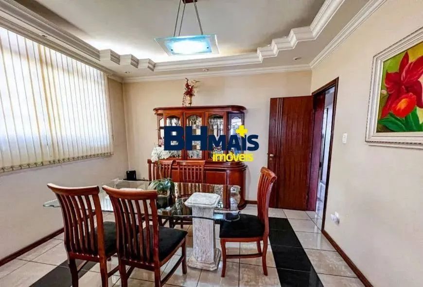 Espetacular Casa no Castelo: 4 Quartos, Piscina Aquecida e Muito Mais! - Foto 5