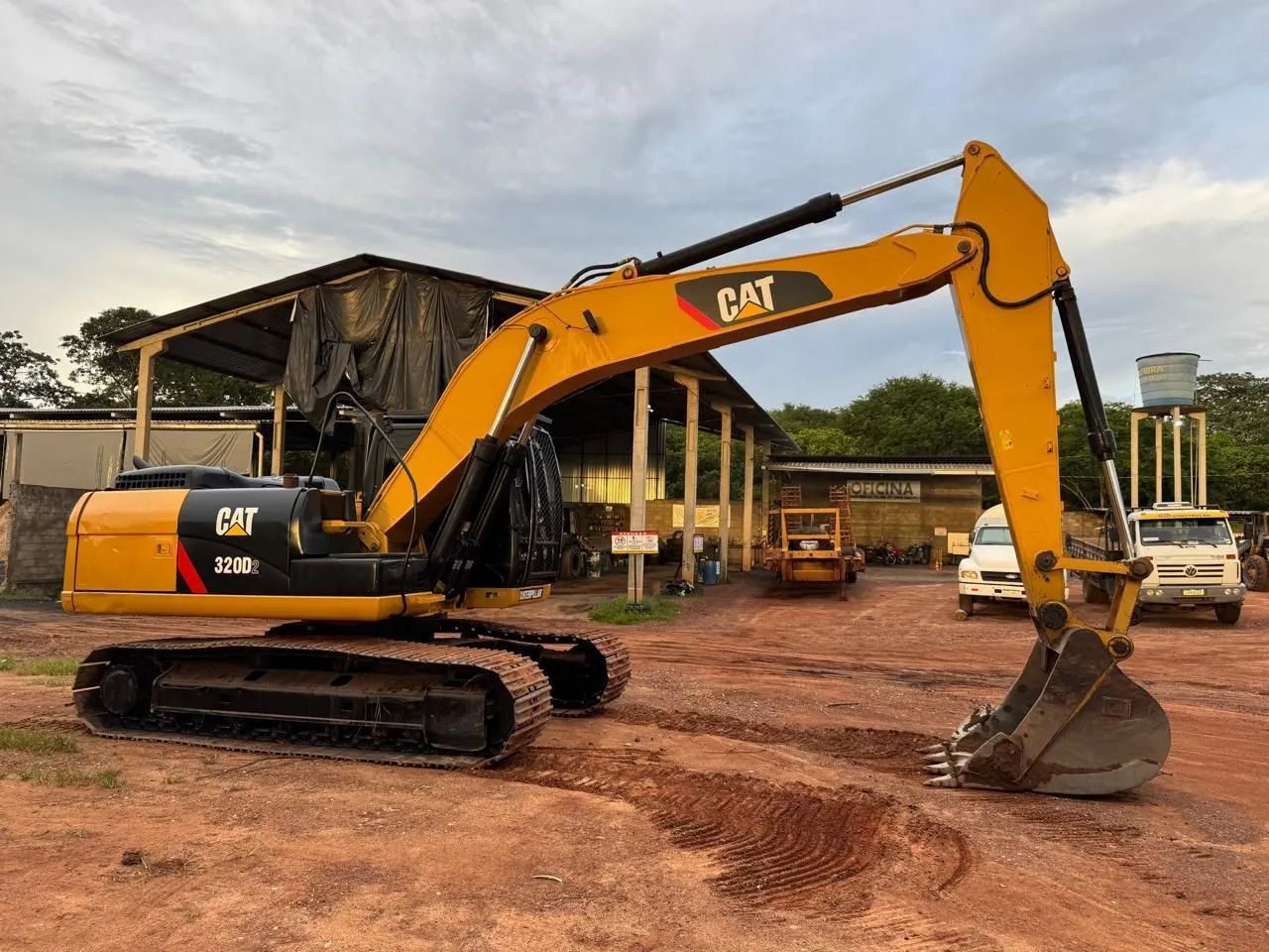 Escavadeira 320 D2