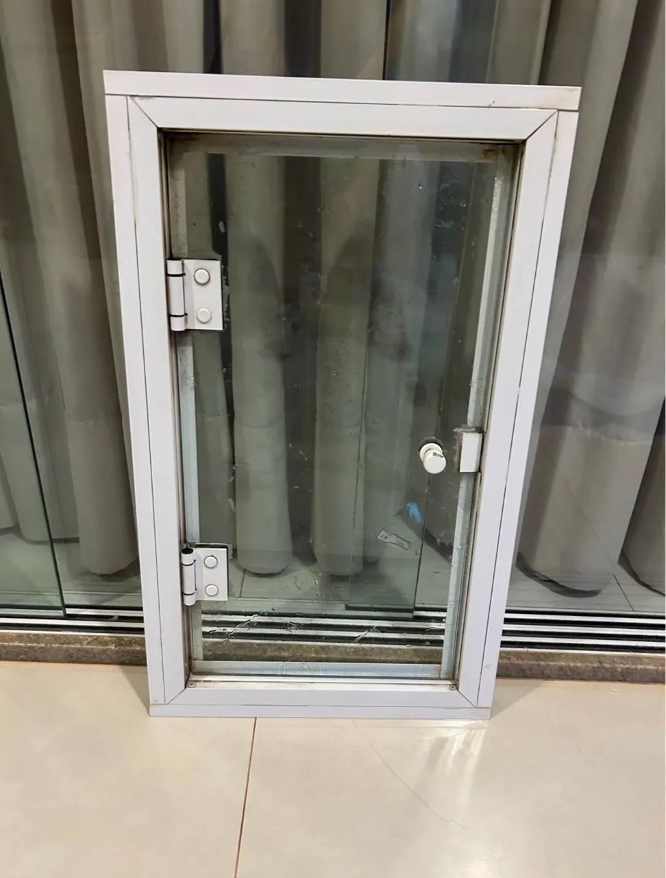 Vendo porta em vidro para alçapão ou para outros fins  - Foto 2