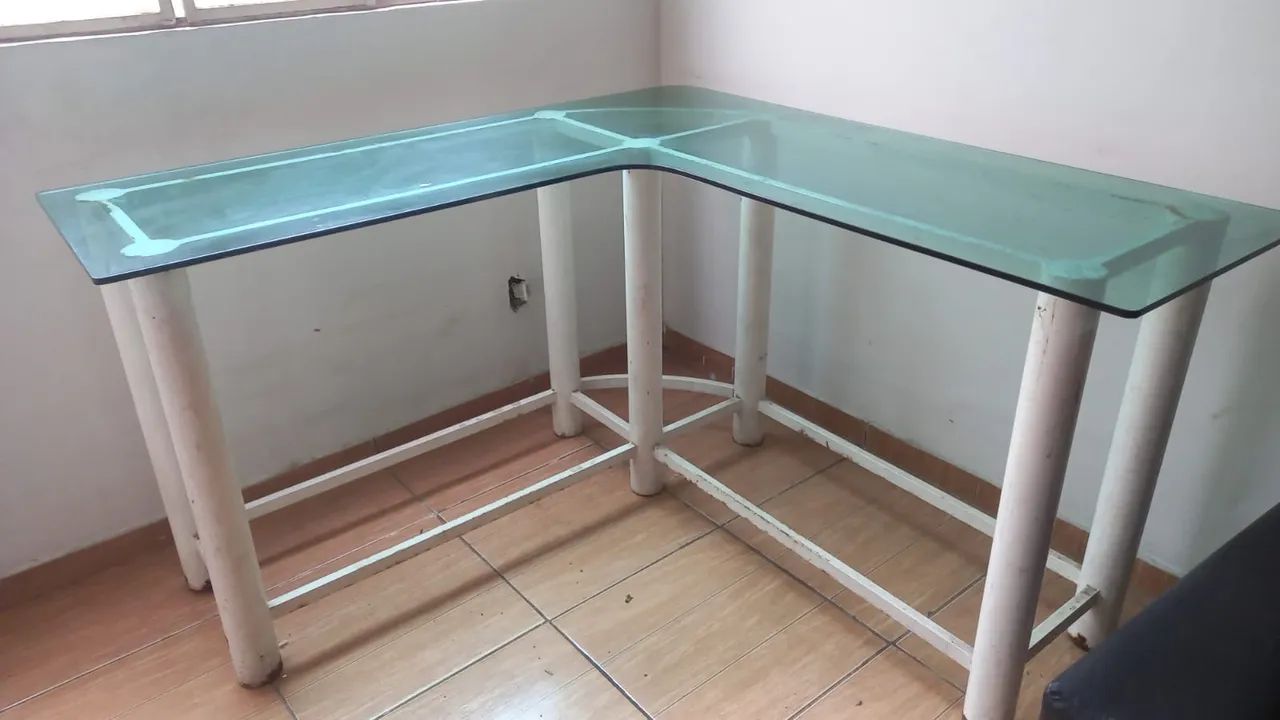 Mesa de Canto em L de Vidro Temperado