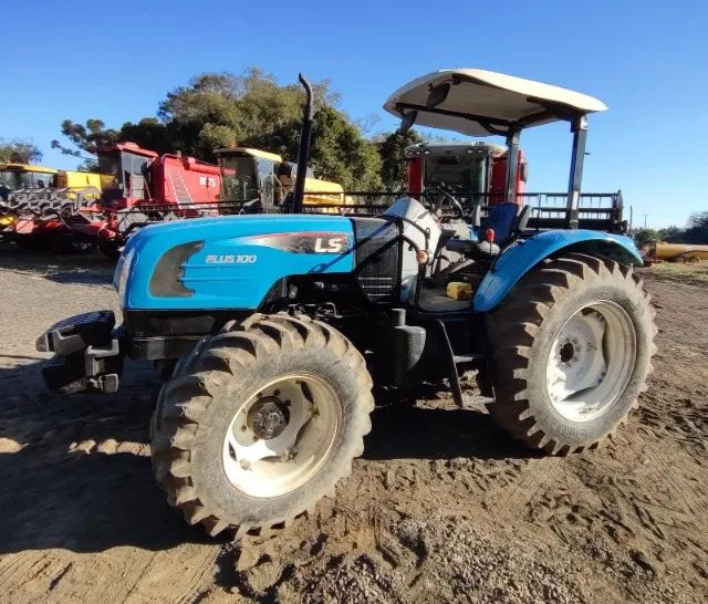 Trator LS - Plus 100. Fabricação 2017