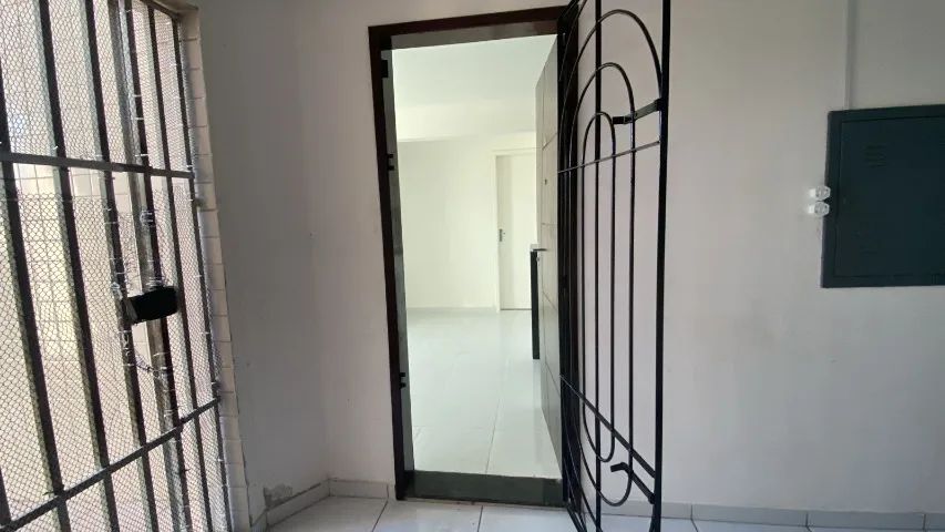 Apartamento Térreo nos Funcionários com 2 quartos, sendo 1 suíte e com varanda. - Foto 2