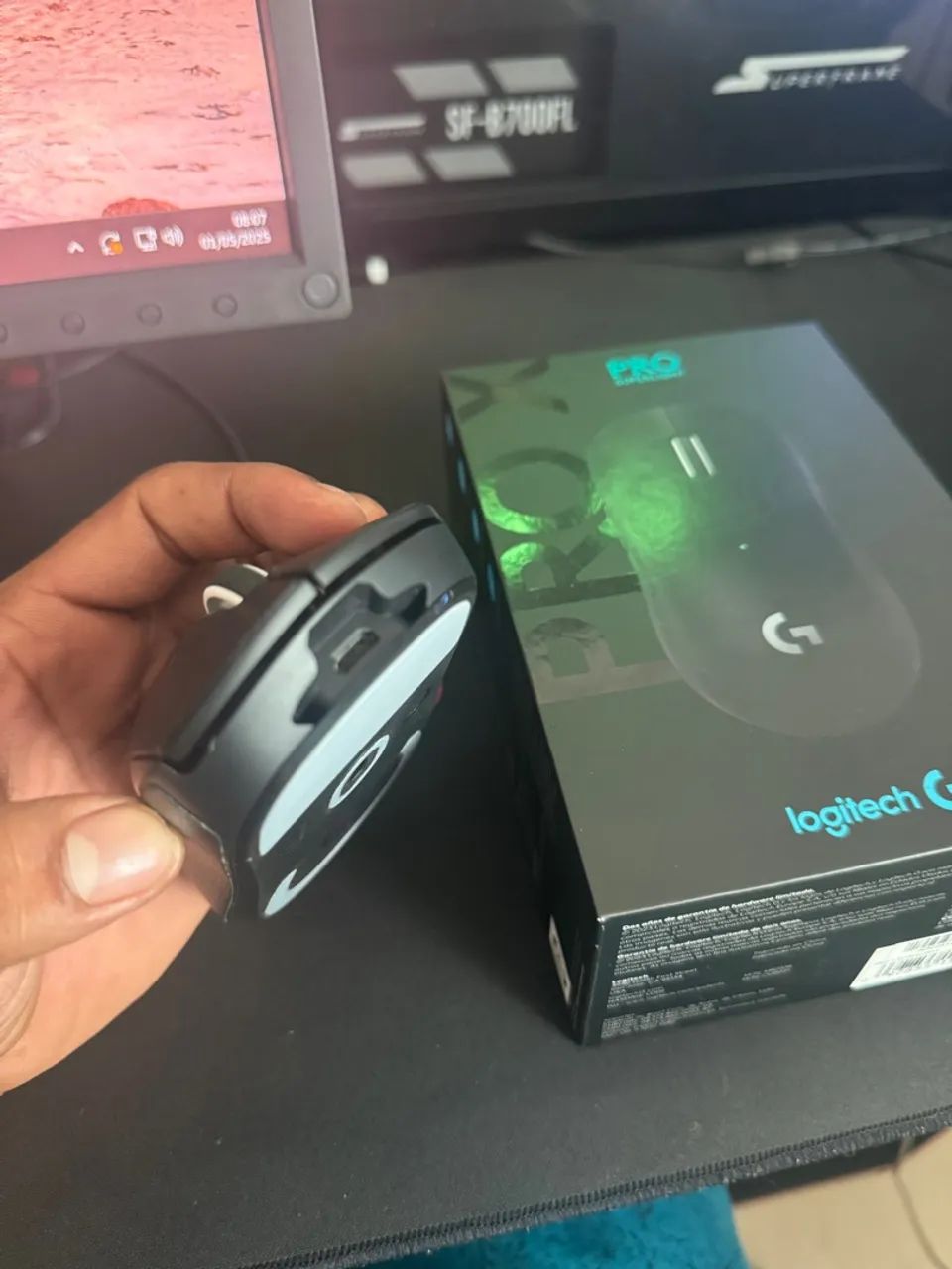 Mouse Logitech G Pro X Superlight - Semi novo | Bluetooth | R$450 - Foto 4