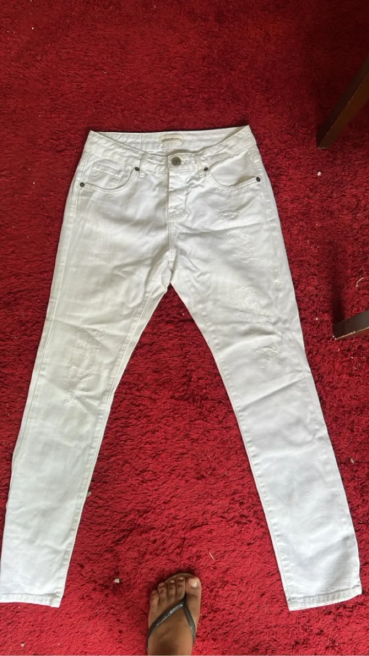 Calça Jeans Branca Skinny Rasgada