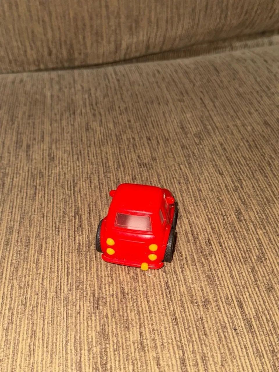 Miniatura Carrinho Vermelho - Excelente Estado - Foto 3