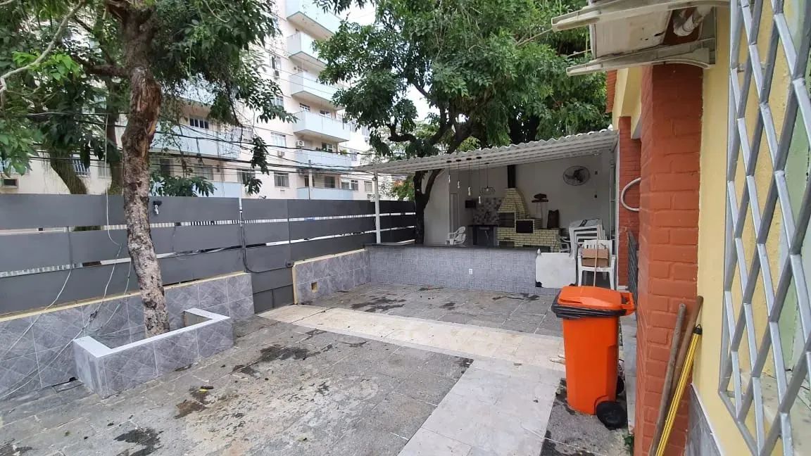 ALUGO FREGUESIA CASA LINEAR COMERCIAL 6 QTS 3 SALAS 700M2 AREA CONSTRUIDA TERRENO 2500M2
