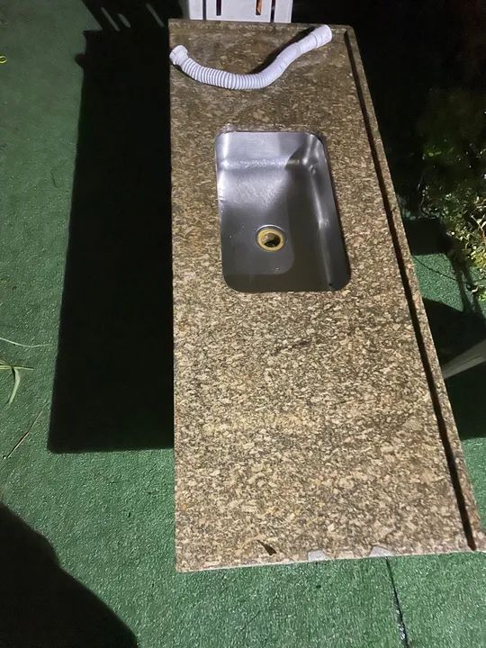 Pia de Granito com Cuba de Aço Inox