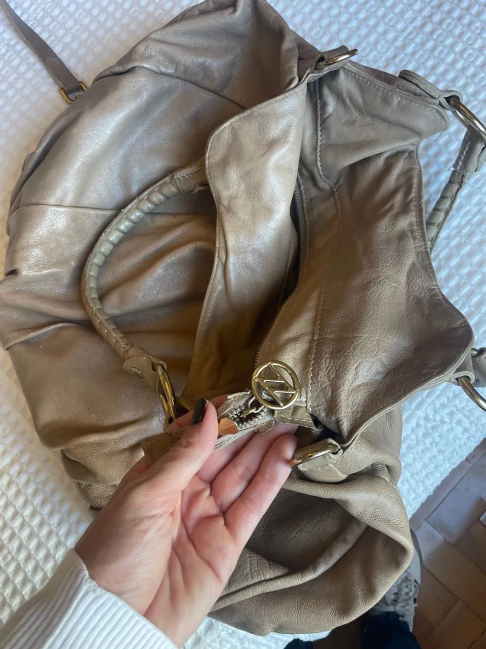 Bolsa Arezzo em  couro  grande  - Foto 2