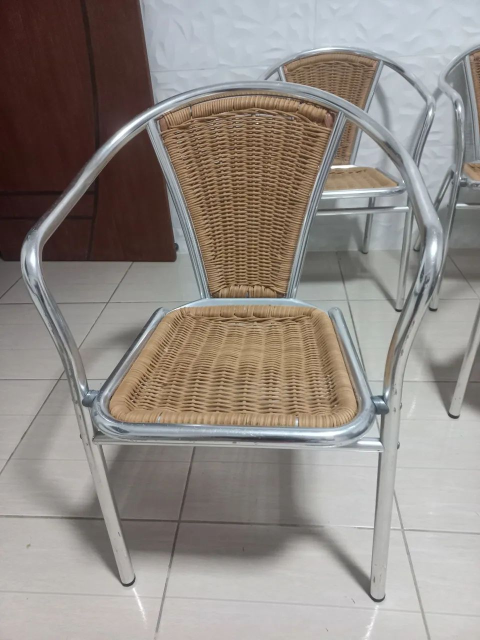 Quatro Cadeiras de Alumínio com Assento em Palhinha
