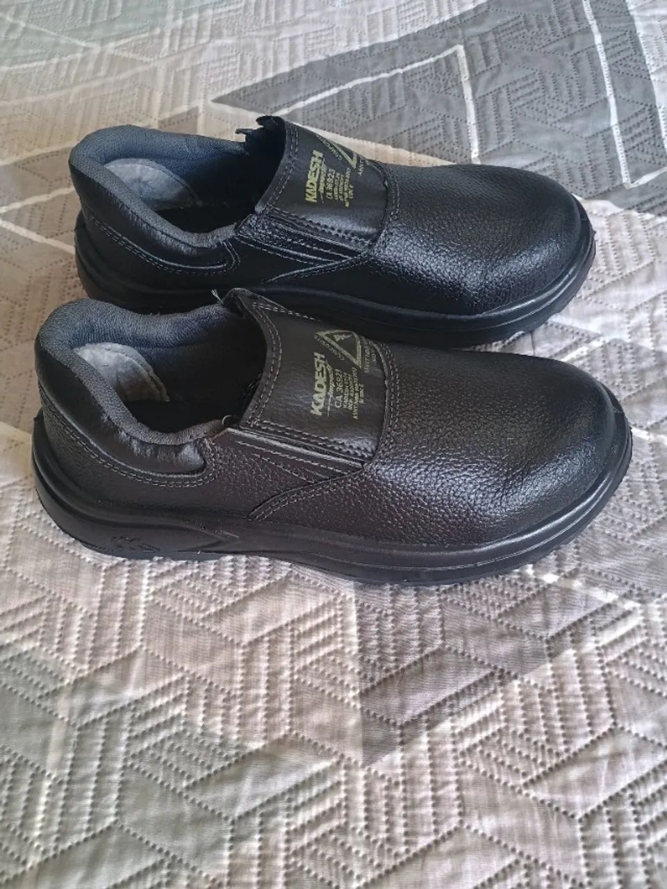 KIT 2 PARES SAPATOS DE SEGURANÇA KADESH