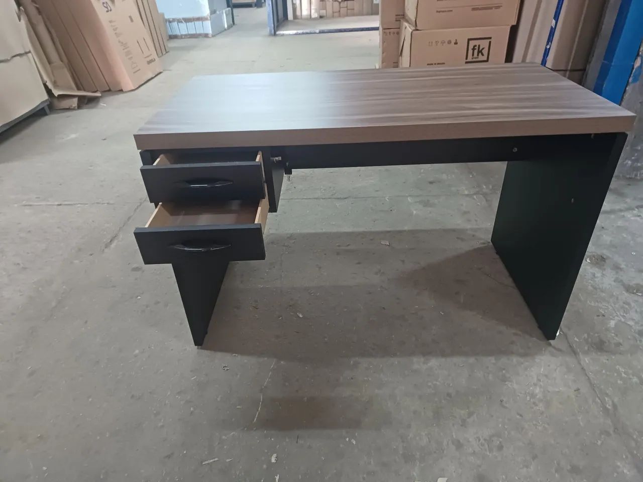 Mesa de escritório com 2 gavetas.( só novas ) - Foto 4