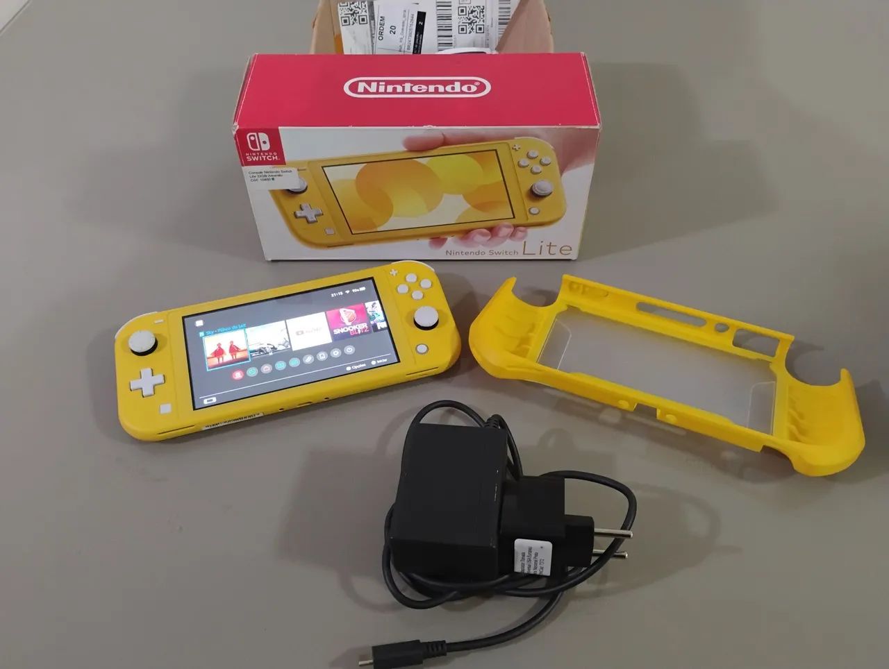 Nintendo Switch Lite 32GB Amarelo - Foto 2