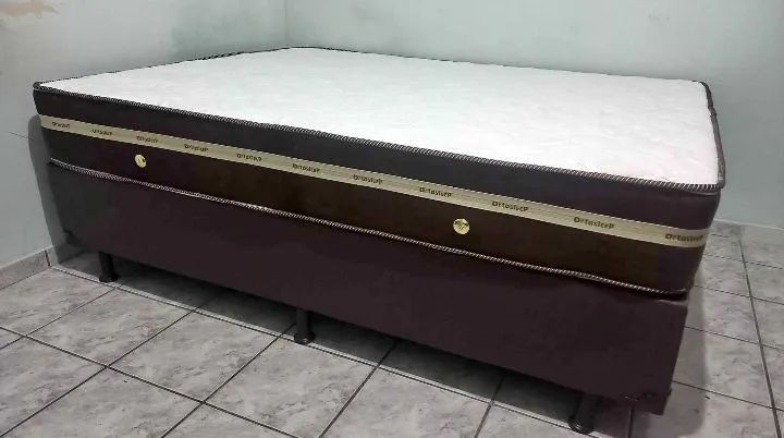 Box e colchão semi ortopédico casal