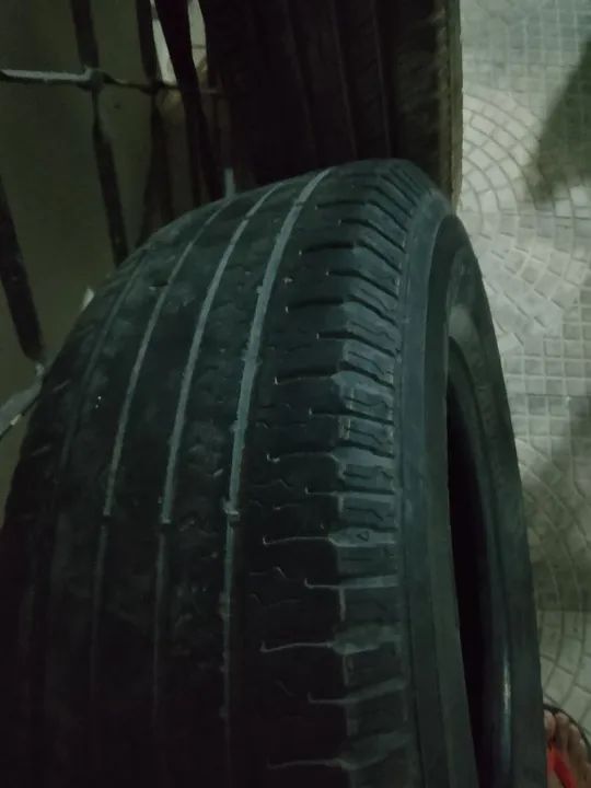 Vendo pneu 235/75/15