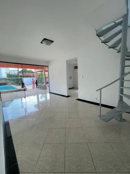 Casa com piscina em rua Pública próximo a Orla - Foto 2