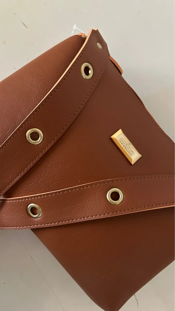 Bolsa feminina de couro marrom