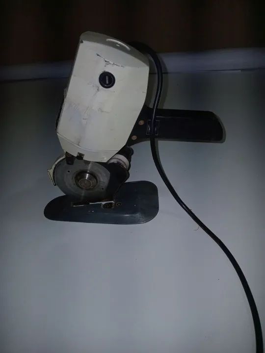 Máquina de cortar roupas  - Foto 2