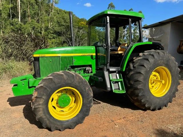 Trator John Deere 7500