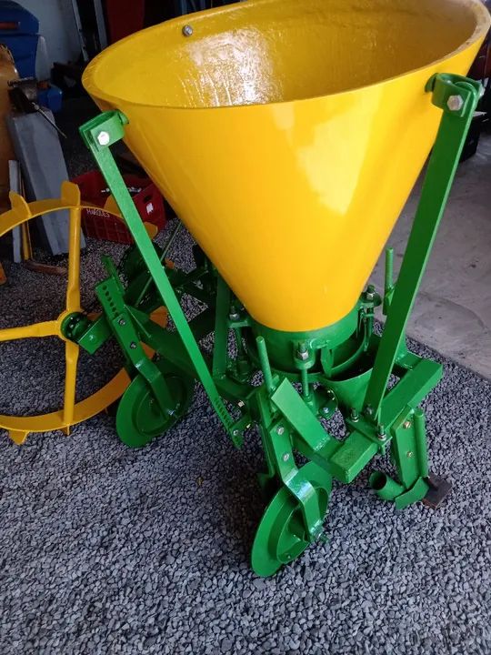 Adubadeira para trator agrale - Foto 2