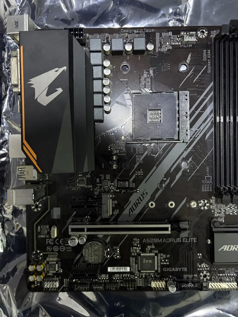 Gigabyte Aorus A520M Elite Pro MATX, Placa Mãe, Placa mae. - Foto 2