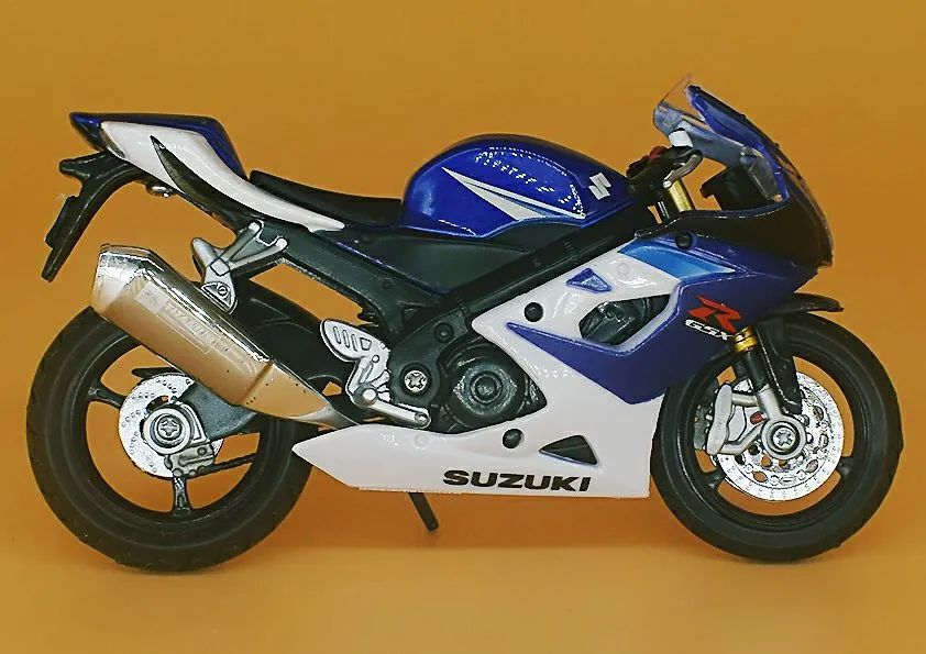 Miniarura da Moto Suzuki Speed. - Foto 3