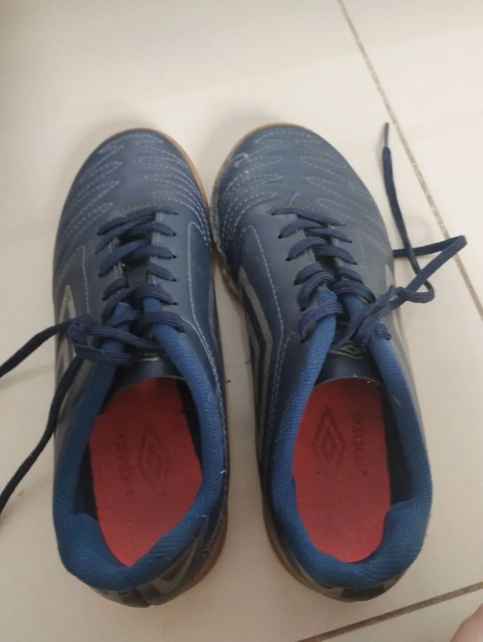 Chuteira umbro OLHE A DESCRIÇÃO  - Foto 2
