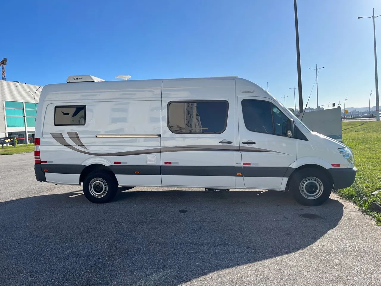 Vendo Motorhome Mercedes sprint 2013 casa montada 2024 - Foto 12