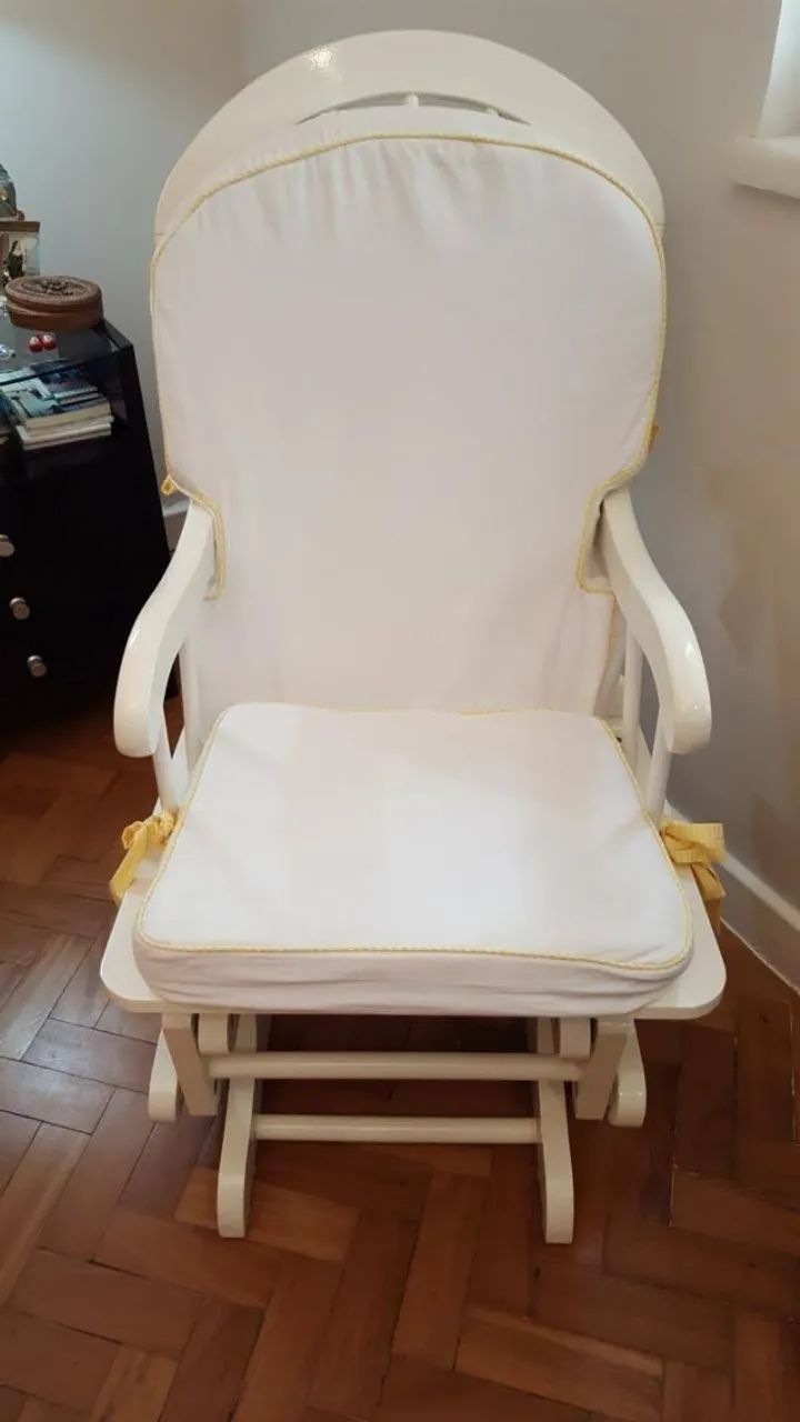 CADEIRA DE AMAMENTAR