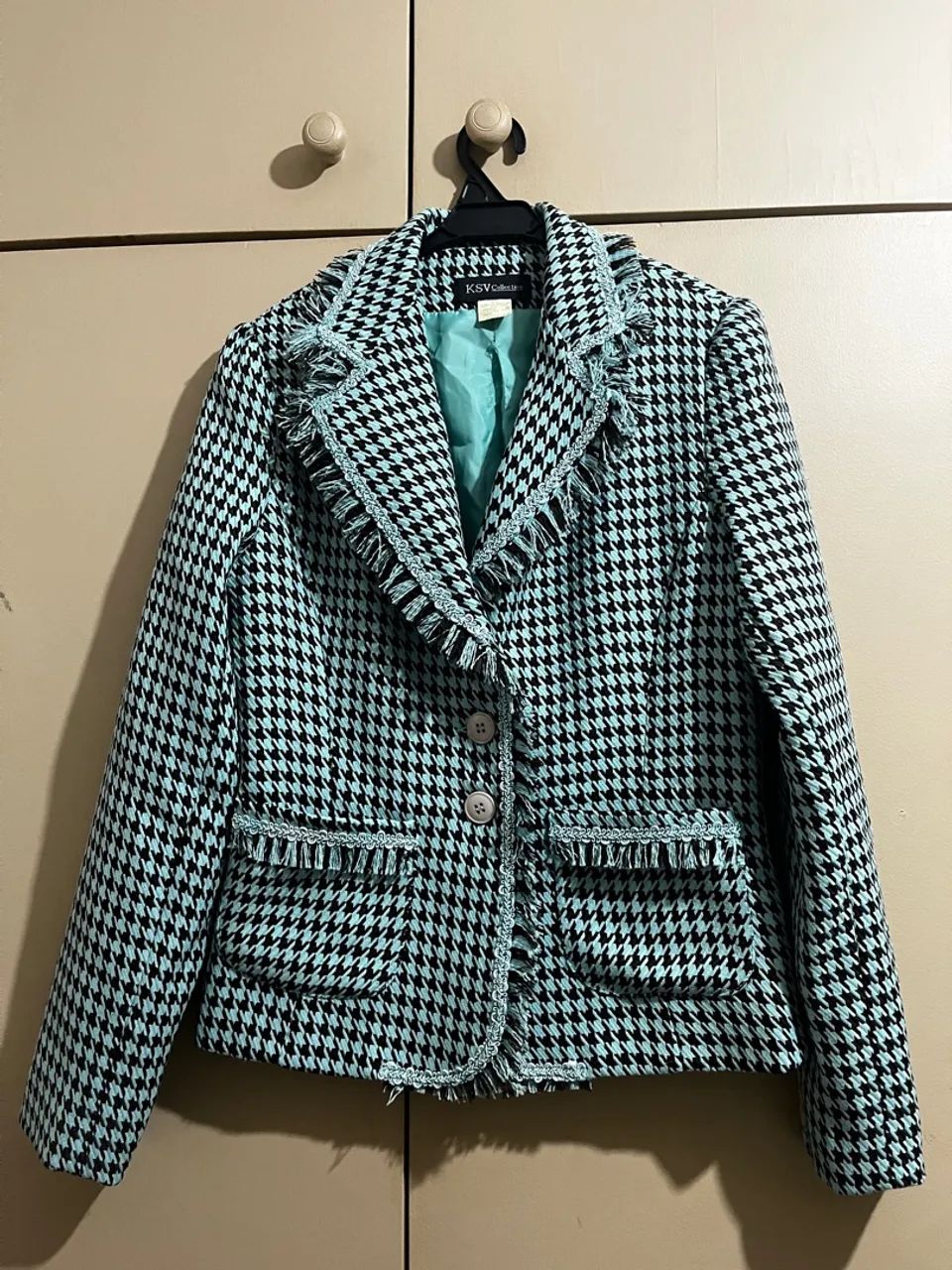 Blazer Tweed com Detalhes em Franja Elegante - Foto 4