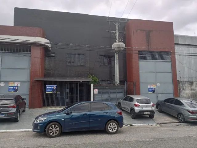 Galpão Comercial / Pedreira