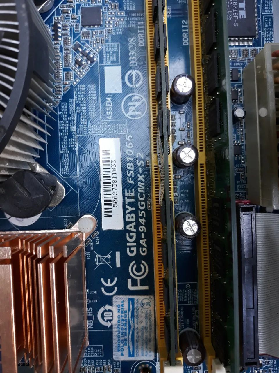 Placa mãe GIGABYTE FSB1066 - GA-945GCMX-S2